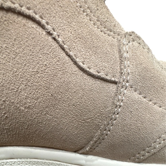 Air Jordan 1 Women's High Zip Particle Beige – US 7.5 – Luxe Streetwear Icon - Picture 11 of 14